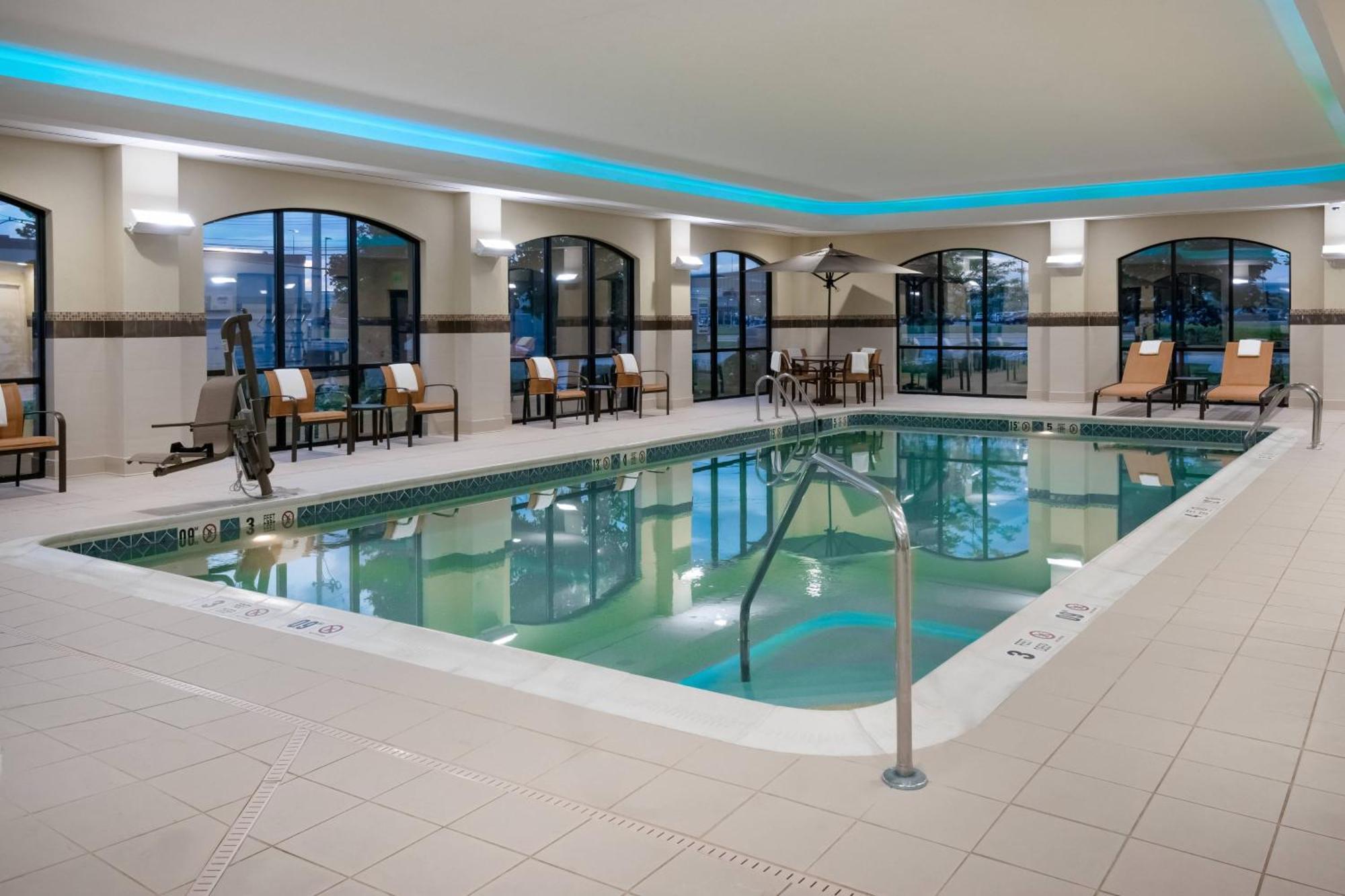 Courtyard By Marriott Buffalo Airport Cheektowaga Εξωτερικό φωτογραφία