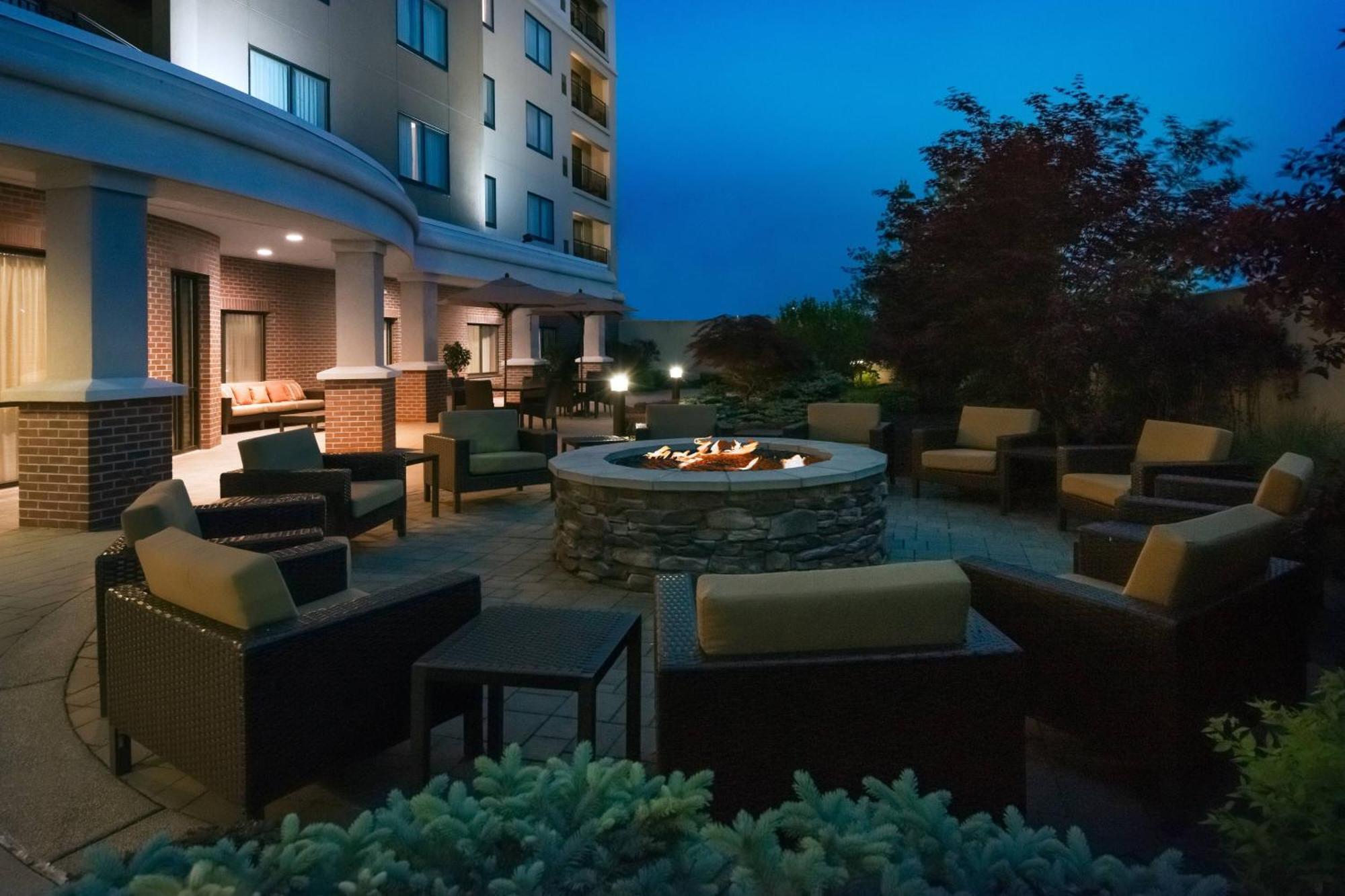 Courtyard By Marriott Buffalo Airport Cheektowaga Εξωτερικό φωτογραφία