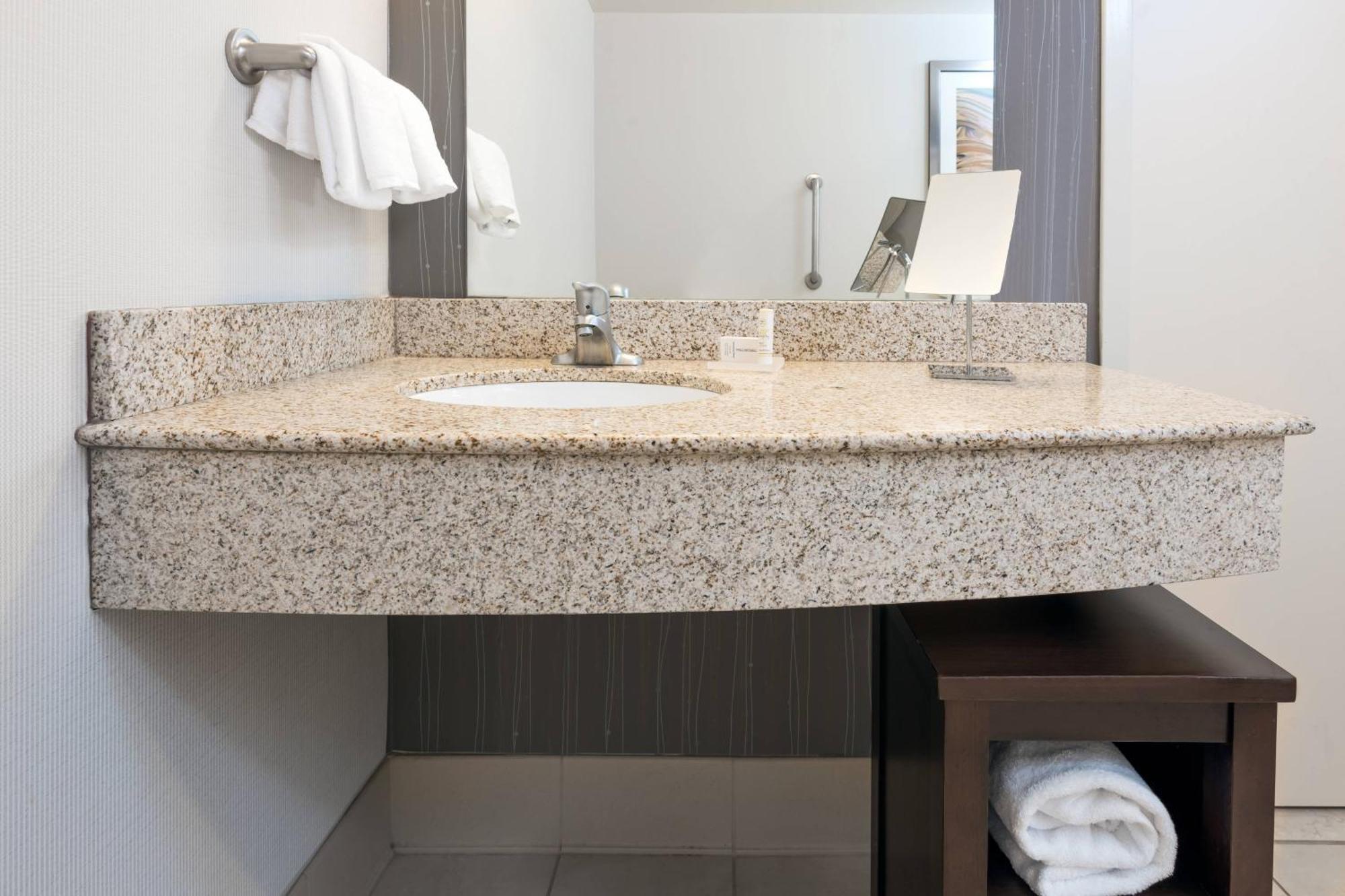 Courtyard By Marriott Buffalo Airport Cheektowaga Εξωτερικό φωτογραφία