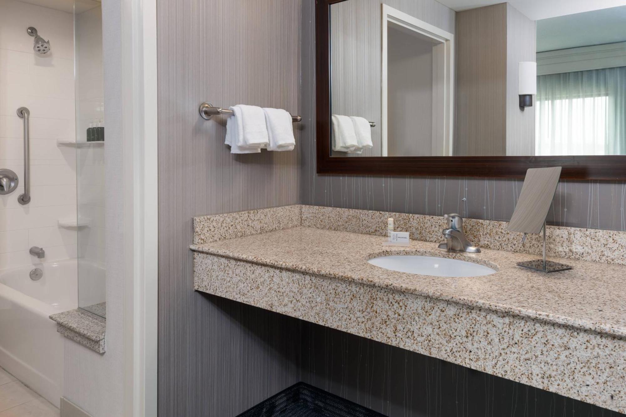 Courtyard By Marriott Buffalo Airport Cheektowaga Εξωτερικό φωτογραφία