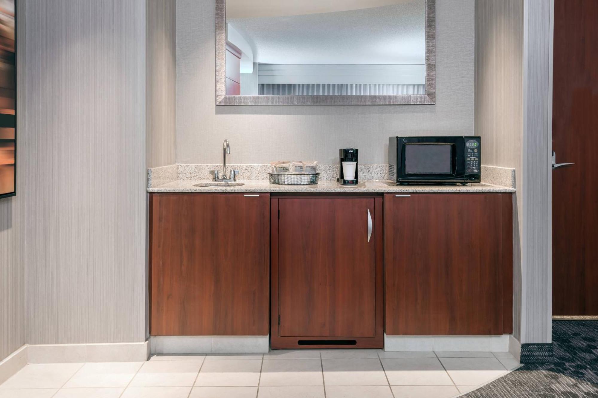 Courtyard By Marriott Buffalo Airport Cheektowaga Εξωτερικό φωτογραφία